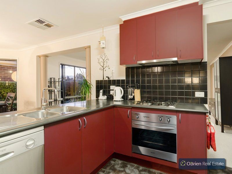 5 Larne Close, Berwick VIC 3806