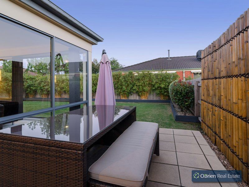 5 Larne Close, Berwick VIC 3806