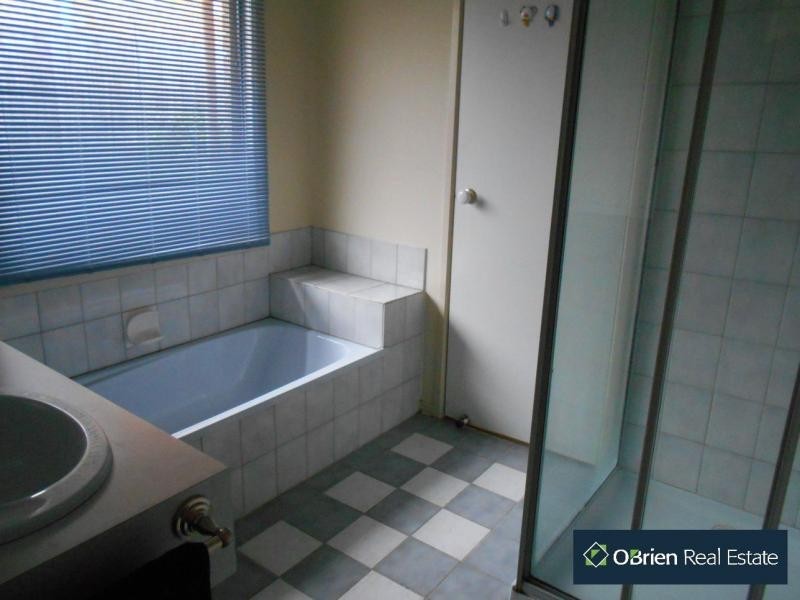 1 Saffron Drive, Hallam VIC 3803