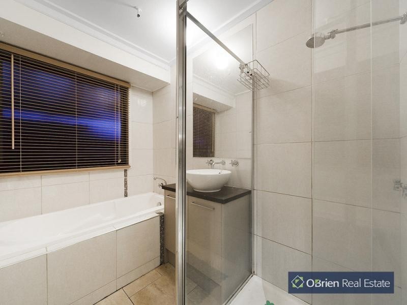 154 Monahans Road, Cranbourne VIC 3977