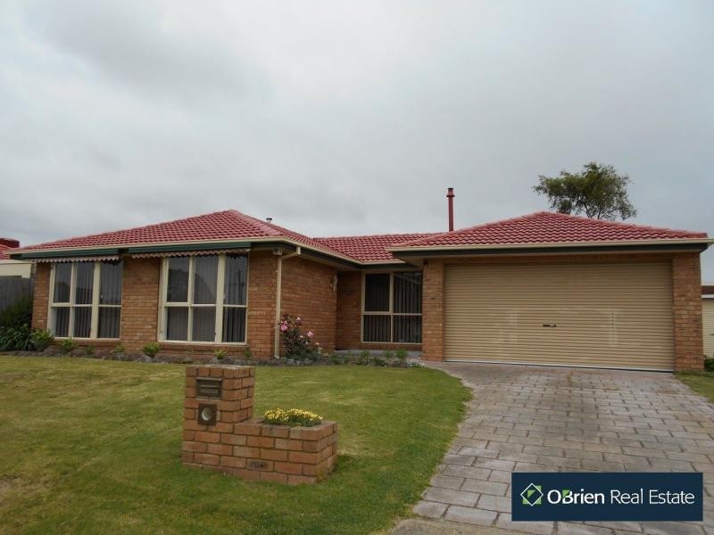 6 Princess Maria Place, Hampton Park VIC 3976