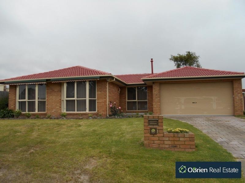 6 Princess Maria Place, Hampton Park VIC 3976