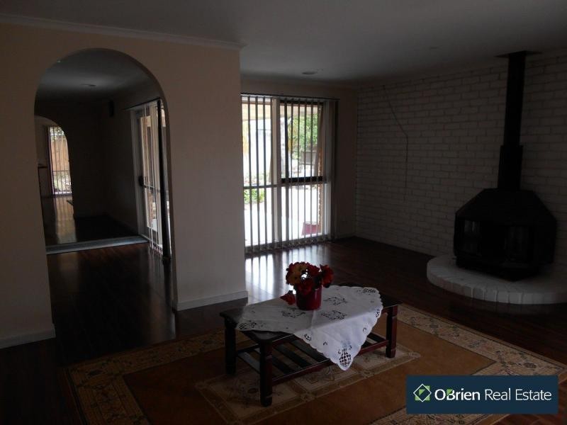 6 Princess Maria Place, Hampton Park VIC 3976