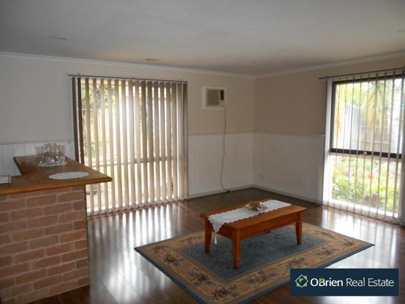 6 Princess Maria Place, Hampton Park VIC 3976