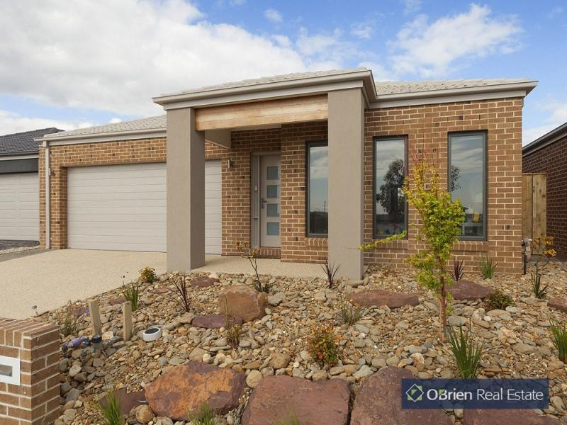 13 Red Poll Road, Cranbourne West VIC 3977