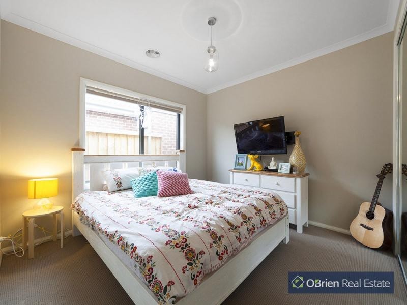 13 Red Poll Road, Cranbourne West VIC 3977