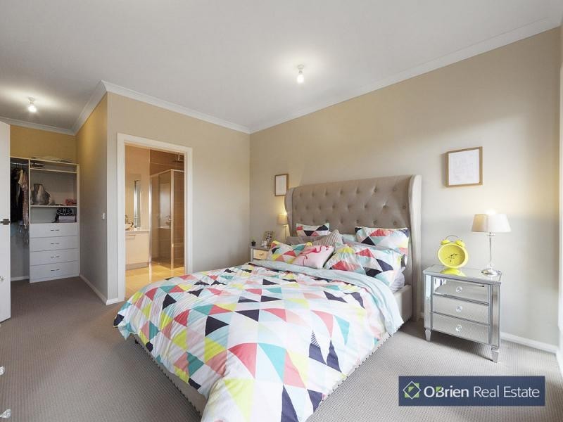 13 Red Poll Road, Cranbourne West VIC 3977