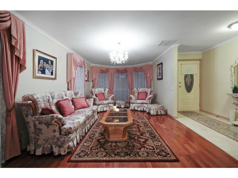 7 Hanna Drive, Endeavour Hills VIC 3802