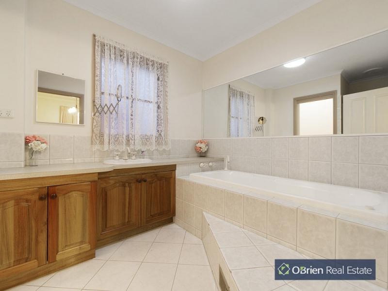 16 Cantala Court, Endeavour Hills VIC 3802