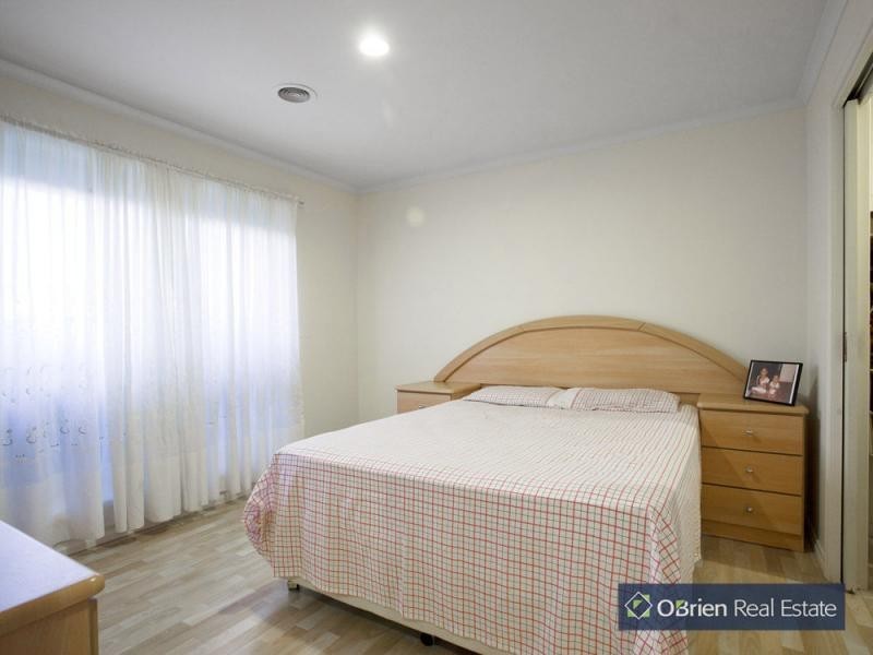 3/8 Monteith Crescent, Endeavour Hills VIC 3802