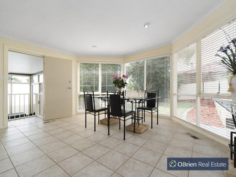 89 Sydney Parkinson Avenue, Endeavour Hills VIC 3802