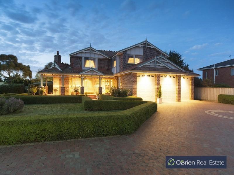 19 Southern Boulevard, Narre Warren South VIC 3805