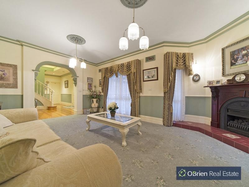 19 Southern Boulevard, Narre Warren South VIC 3805