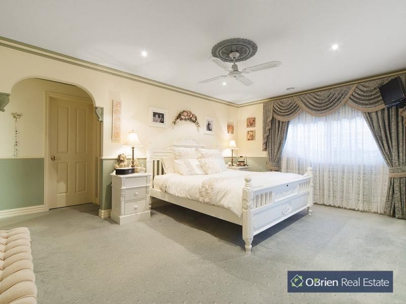 19 Southern Boulevard, Narre Warren South VIC 3805