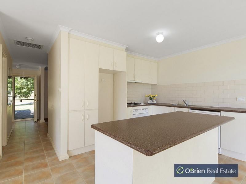 6 Normanton Place, Berwick VIC 3806