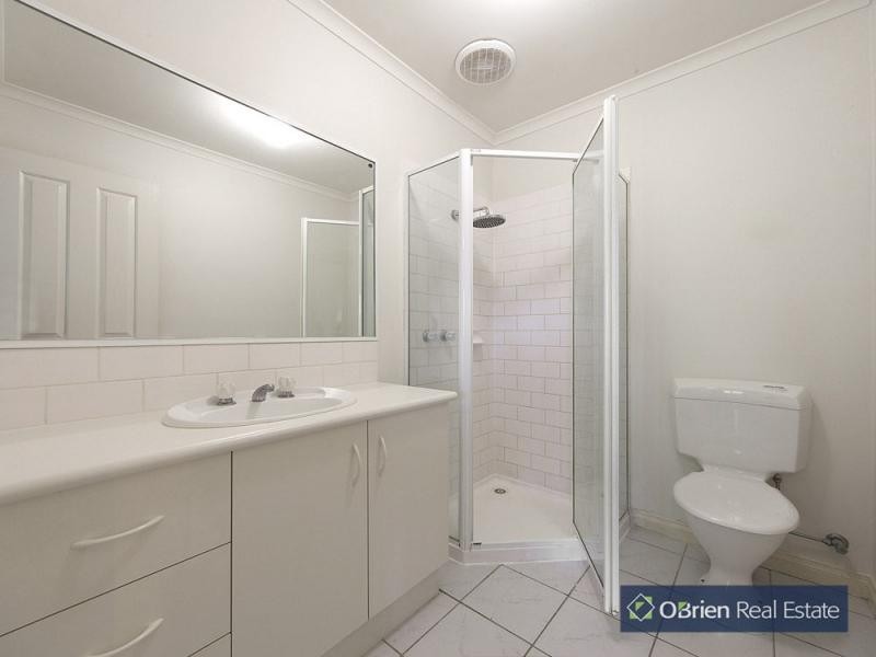6 Normanton Place, Berwick VIC 3806