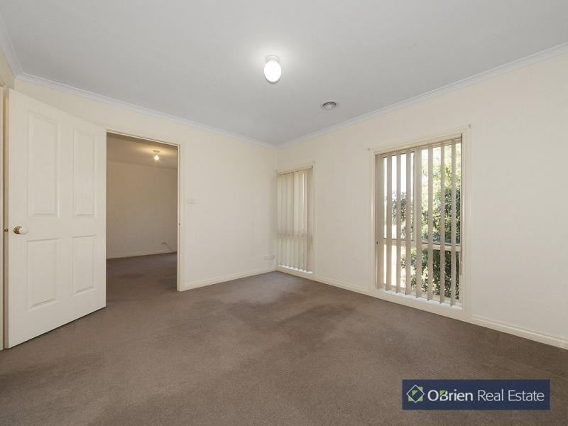 6 Normanton Place, Berwick VIC 3806