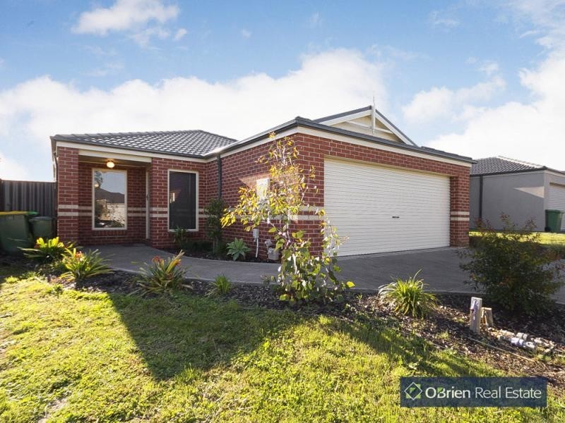 5 Botham Crescent, Pakenham VIC 3810