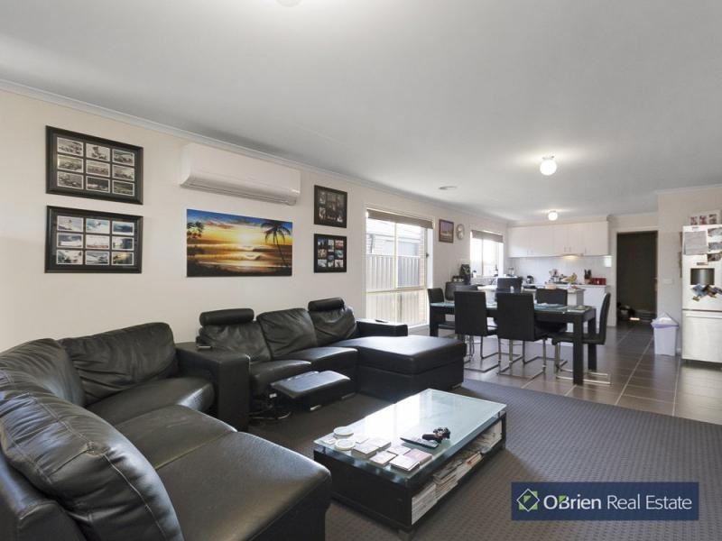 5 Botham Crescent, Pakenham VIC 3810