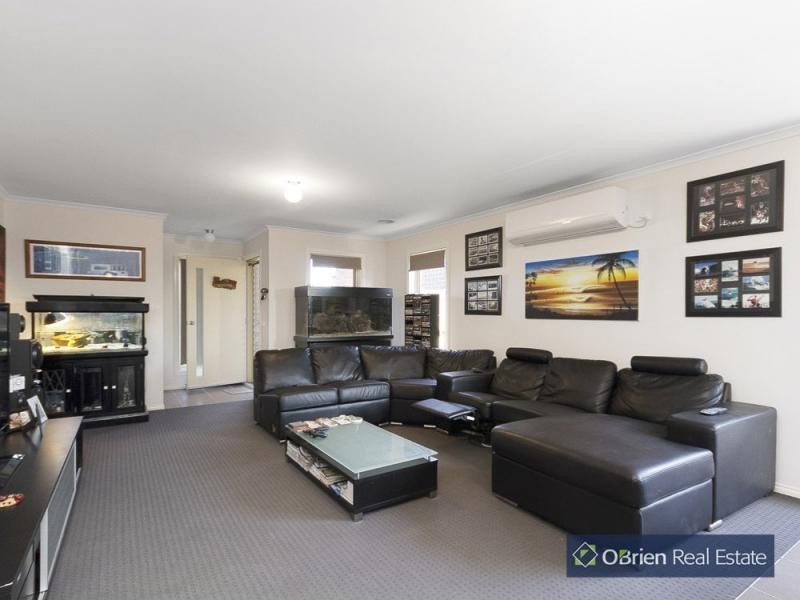 5 Botham Crescent, Pakenham VIC 3810