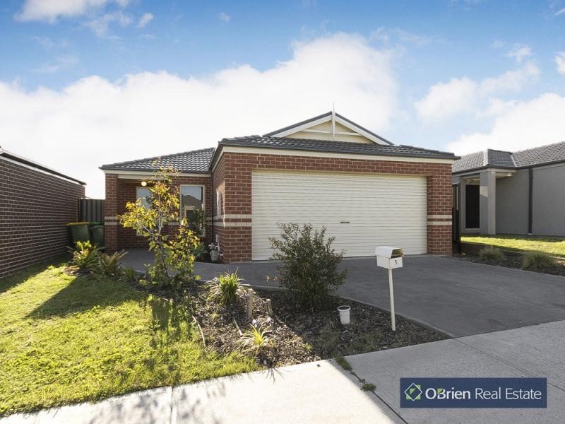 5 Botham Crescent, Pakenham VIC 3810