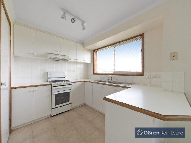 71 Gipps Crescent, Cranbourne North VIC 3977