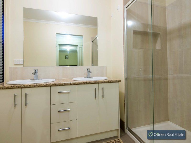 61 Arena Parade, Officer VIC 3809