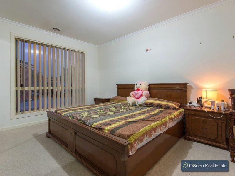 5A Hoddle Court, Cranbourne VIC 3977
