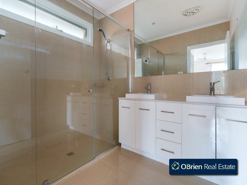 13 Fritzlaff Court, Berwick VIC 3806