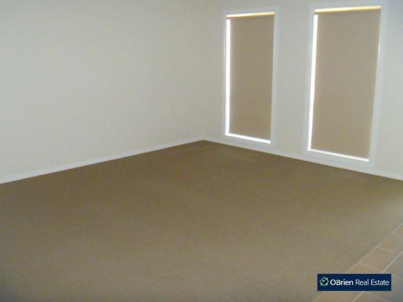 16 Barak Avenue, Berwick VIC 3806