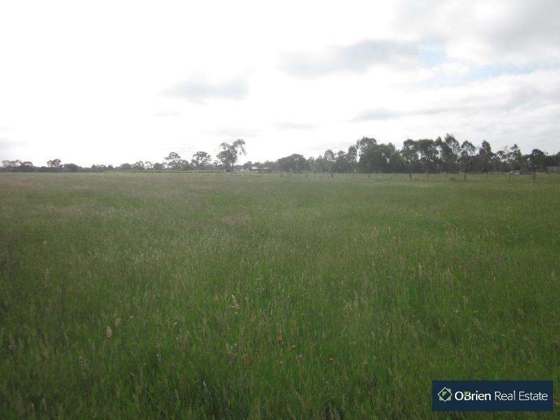 775 Tooradin Station Road, Clyde VIC 3978