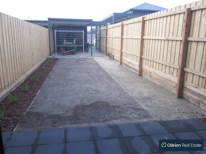 26 Demmie Mews, Lyndhurst VIC 3975