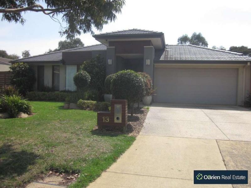 13 Corowa Place, Sandhurst VIC 3977