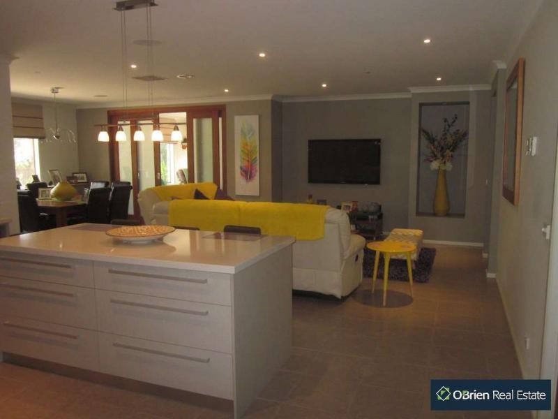 13 Corowa Place, Sandhurst VIC 3977