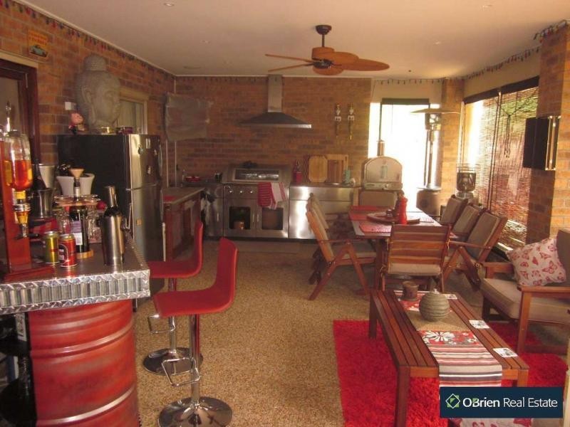 13 Corowa Place, Sandhurst VIC 3977