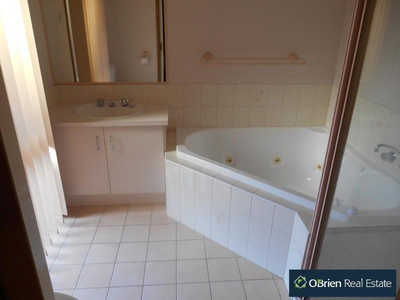 124 Kurrajong Road, Narre Warren VIC 3805