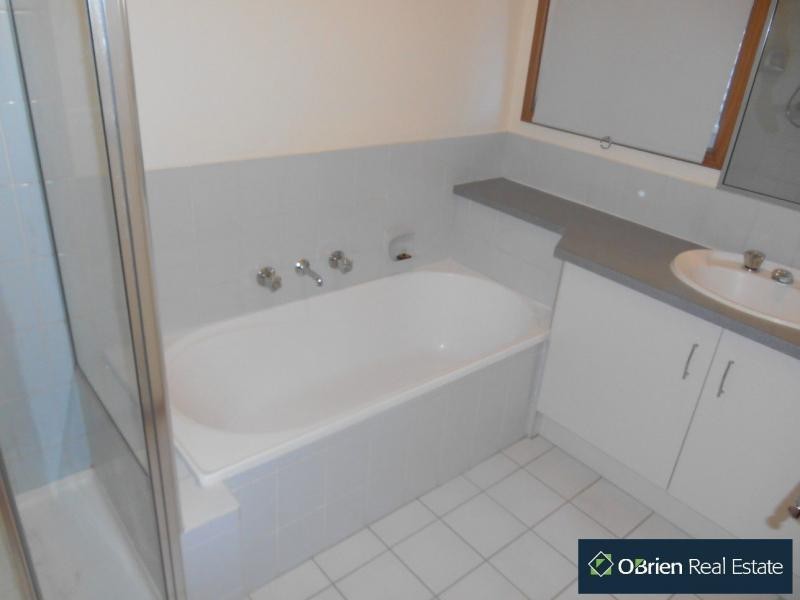 124 Kurrajong Road, Narre Warren VIC 3805