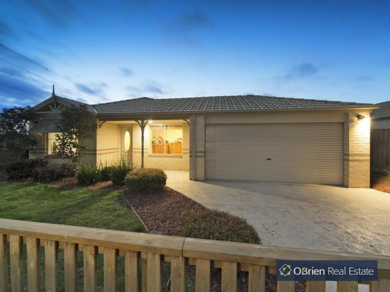 18 Alder Way, Cranbourne VIC 3977