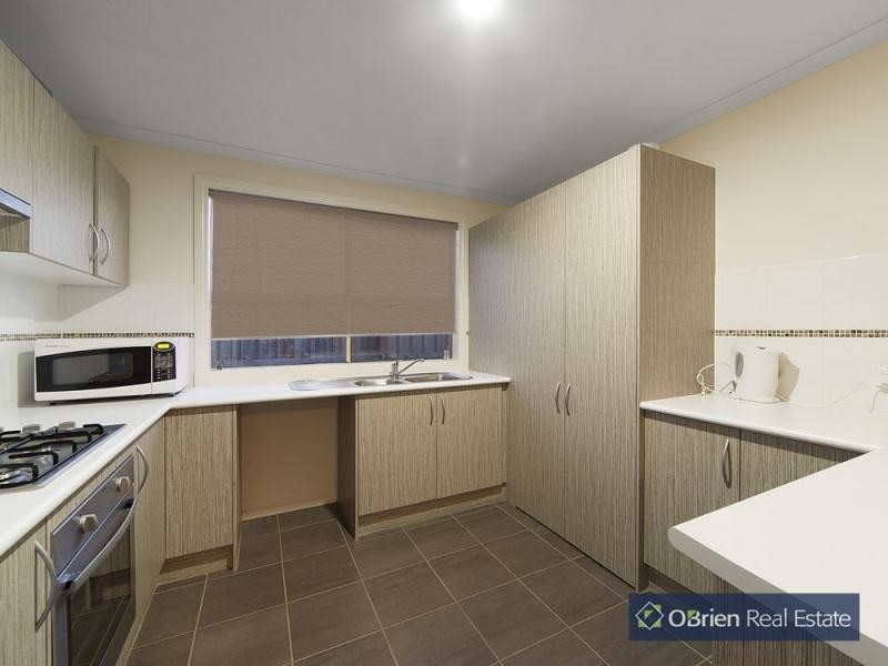 18 Alder Way, Cranbourne VIC 3977
