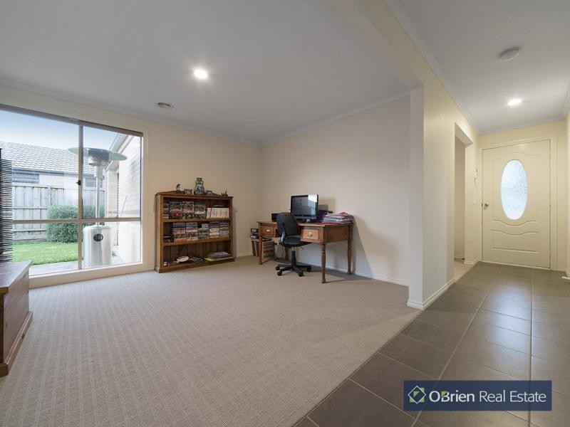 18 Alder Way, Cranbourne VIC 3977