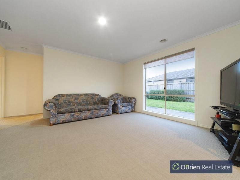 18 Alder Way, Cranbourne VIC 3977