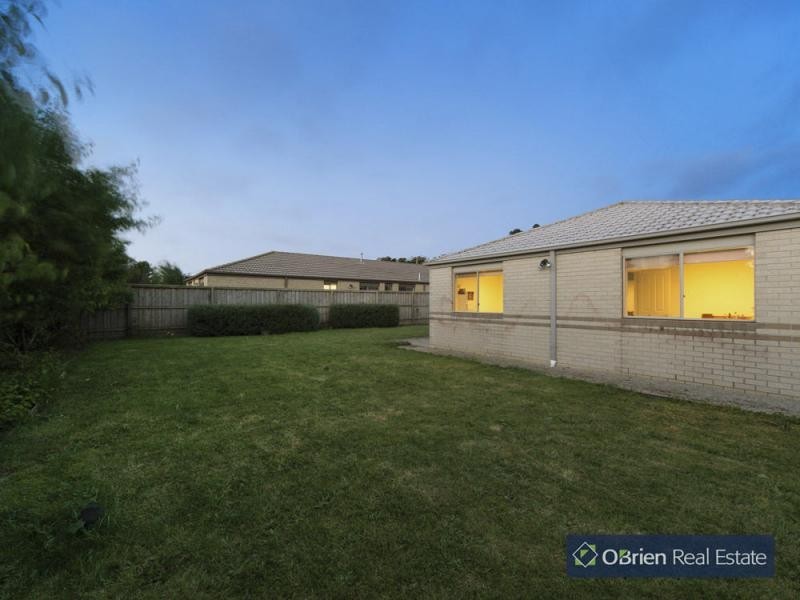 18 Alder Way, Cranbourne VIC 3977