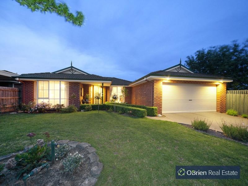 4 Meadow Place, Narre Warren South VIC 3805