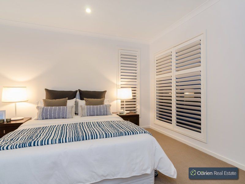 2 Grattan Way, Pakenham VIC 3810