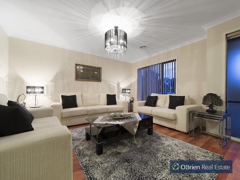 156 Paterson Drive, Lynbrook VIC 3975