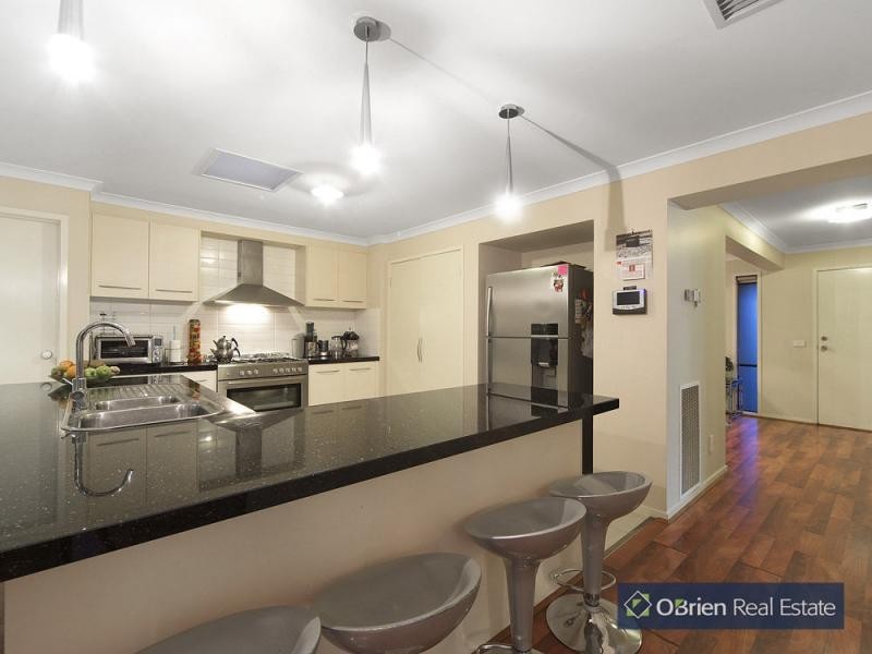 156 Paterson Drive, Lynbrook VIC 3975