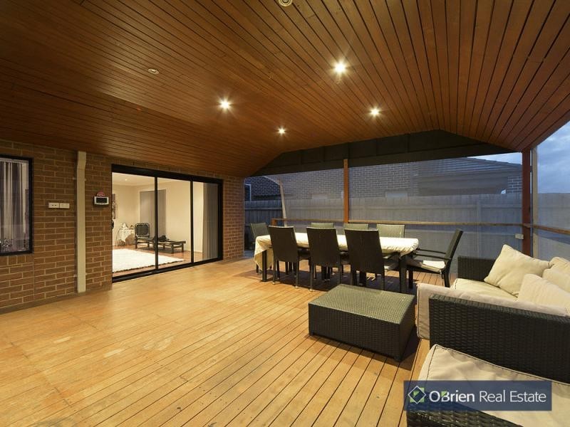 156 Paterson Drive, Lynbrook VIC 3975