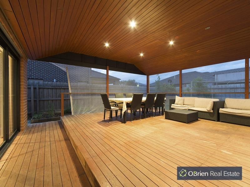 156 Paterson Drive, Lynbrook VIC 3975