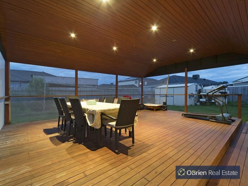 156 Paterson Drive, Lynbrook VIC 3975