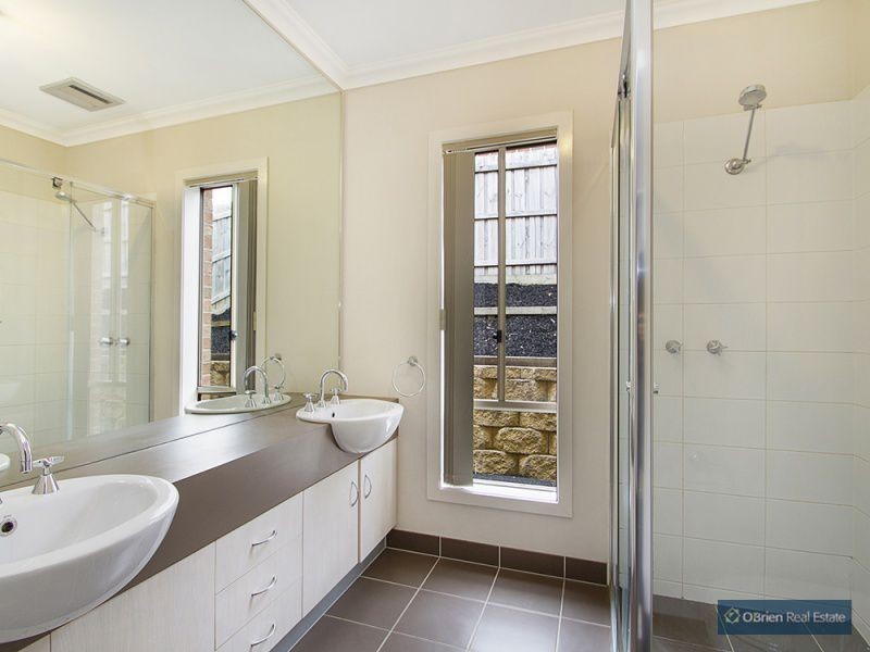34 Claudia Crescent, Drouin VIC 3818